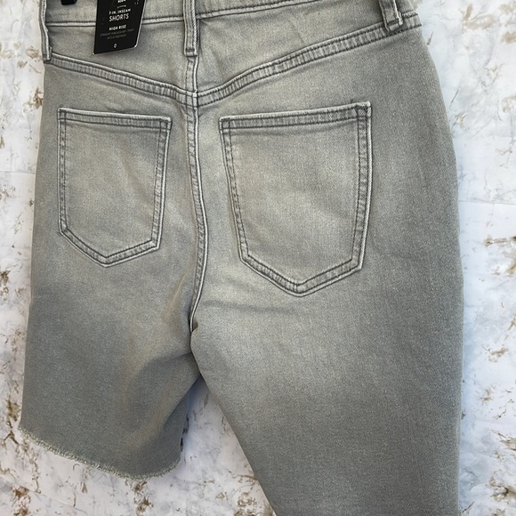 Simply Vera Vera Wang Bermuda Denim Washed Shorts l SIZE 0 - Picture 4 of 8